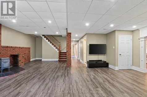 3809 Alderwood Street Ottawa ON K1T 3R3