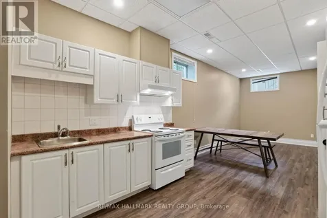 3809 Alderwood Street Ottawa ON K1T 3R3
