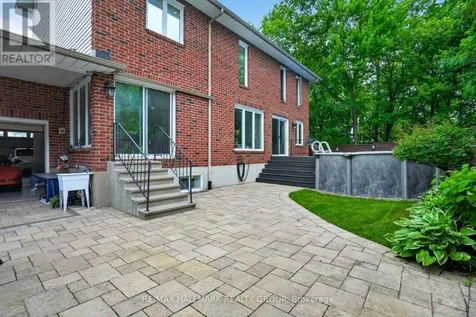 3809 Alderwood Street Ottawa ON K1T 3R3