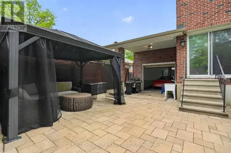 3809 Alderwood Street Ottawa ON K1T 3R3