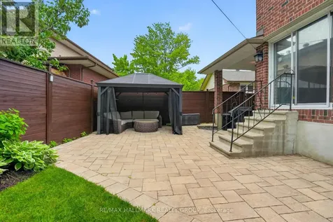 3809 Alderwood Street Ottawa ON K1T 3R3