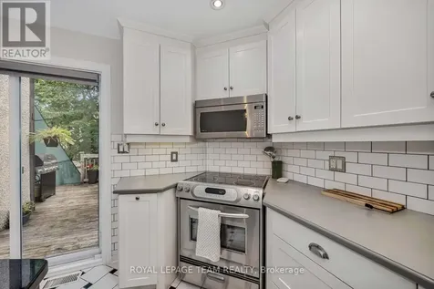 215 Booth Street Ottawa ON K1R 7V4