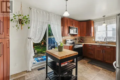 1082 Taffy Lane Ottawa ON K1C 1Y5