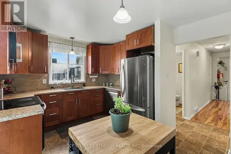 1082 Taffy Lane Ottawa ON K1C 1Y5