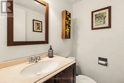 1082 Taffy Lane Ottawa ON K1C 1Y5
