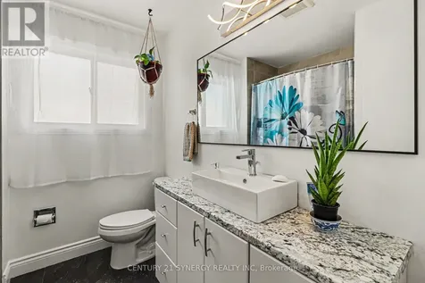 1082 Taffy Lane Ottawa ON K1C 1Y5