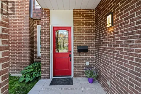 1082 Taffy Lane Ottawa ON K1C 1Y5