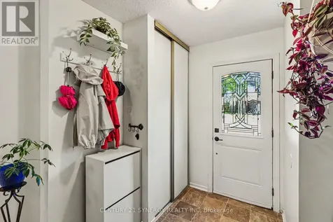 1082 Taffy Lane Ottawa ON K1C 1Y5