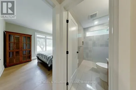 580 Thessaly Circle Ottawa ON K1H 5W5