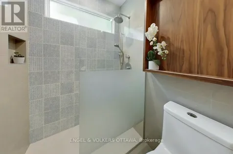 580 Thessaly Circle Ottawa ON K1H 5W5