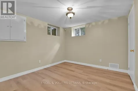 580 Thessaly Circle Ottawa ON K1H 5W5
