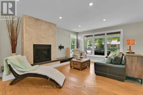580 Thessaly Circle Ottawa ON K1H 5W5
