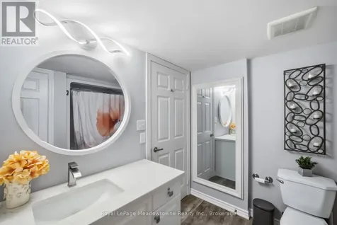 1483 Maple Avenue Milton (de Dempsey) ON L9T 0B6