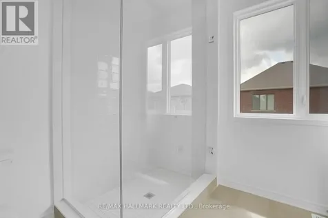 16 Foxley Heights Barrie ON L9J 1A6