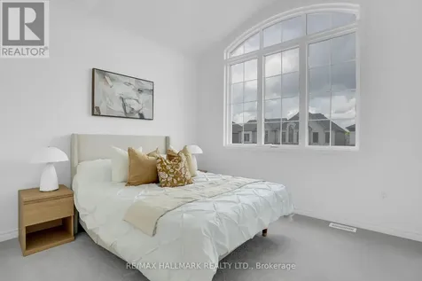 16 Foxley Heights Barrie ON L9J 1A6