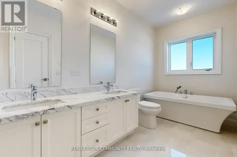 44 Schmeltzer Crescent Richmond Hill ON L4E 1A2