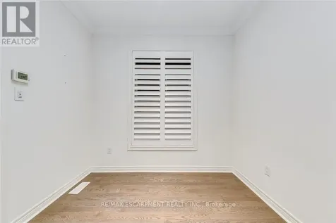 3087 Eberly Woods Drive Oakville (go Glenorchy) ON L6M 0T7