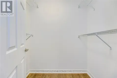 3087 Eberly Woods Drive Oakville (go Glenorchy) ON L6M 0T7