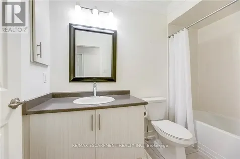 3087 Eberly Woods Drive Oakville (go Glenorchy) ON L6M 0T7