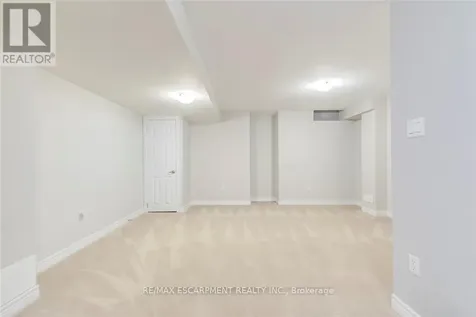3087 Eberly Woods Drive Oakville (go Glenorchy) ON L6M 0T7