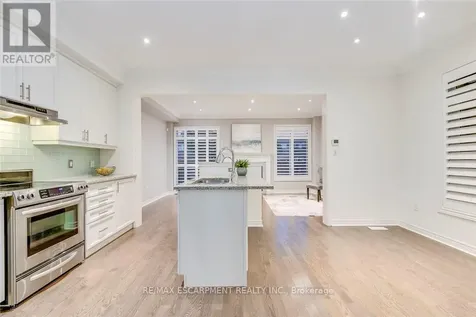 3087 Eberly Woods Drive Oakville (go Glenorchy) ON L6M 0T7
