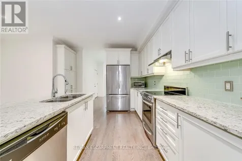 3087 Eberly Woods Drive Oakville (go Glenorchy) ON L6M 0T7
