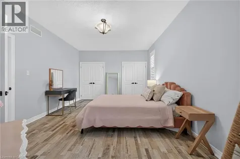 16 Gouda Place Cambridge ON N1P 0B1