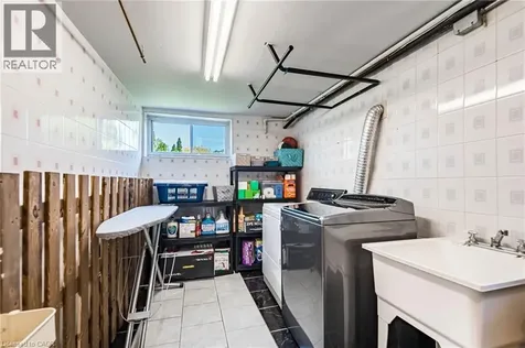 1293 Daimler Road Mississauga ON L5J 3T3