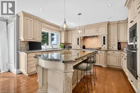 3312 Lakeland Crescent Burlington ON L7N 1B8