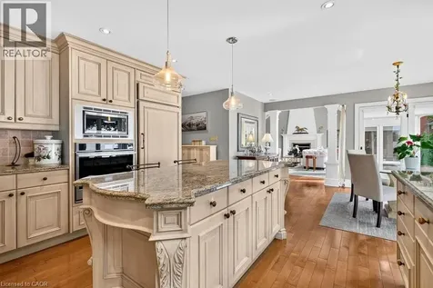 3312 Lakeland Crescent Burlington ON L7N 1B8