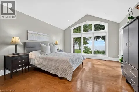 3312 Lakeland Crescent Burlington ON L7N 1B8
