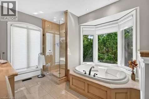 3312 Lakeland Crescent Burlington ON L7N 1B8
