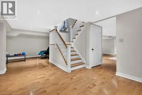 3312 Lakeland Crescent Burlington ON L7N 1B8