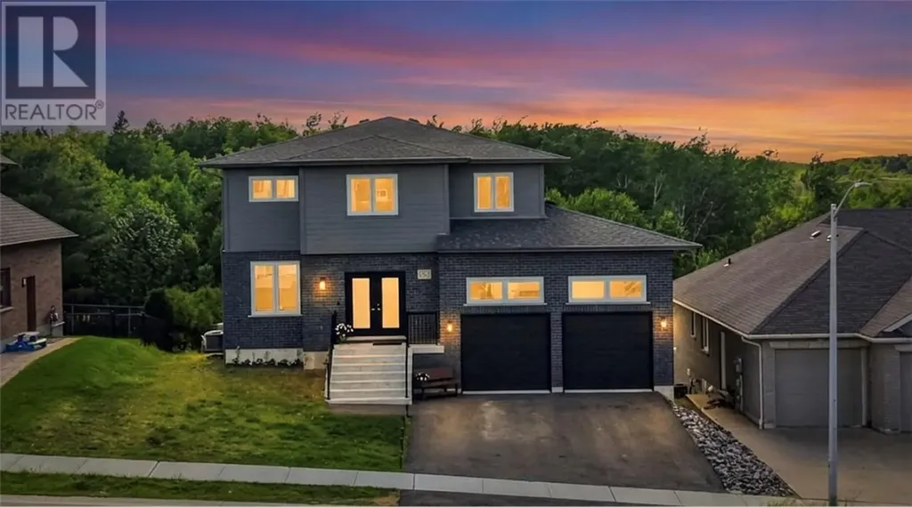 90 Landreville Drive Sudbury ON P3A 0B4
