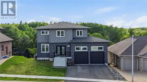 90 Landreville Drive Sudbury ON P3A 0B4