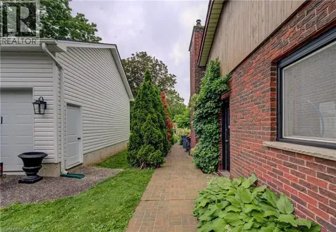 336 Maple Avenue South Burford ON N0E 1A0