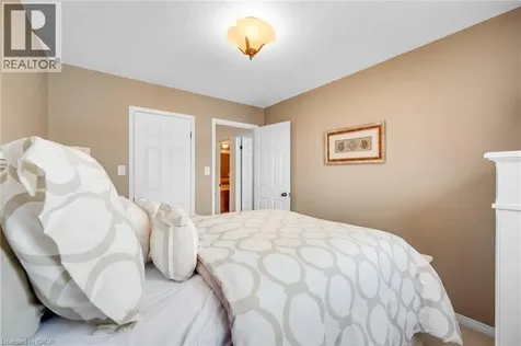 117 Frances Avenue Stoney Creek ON L8E 6A3