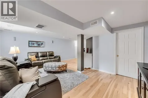 117 Frances Avenue Stoney Creek ON L8E 6A3