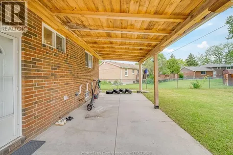 5210 Queen Elizabeth Drive Windsor ON N8T 1N3
