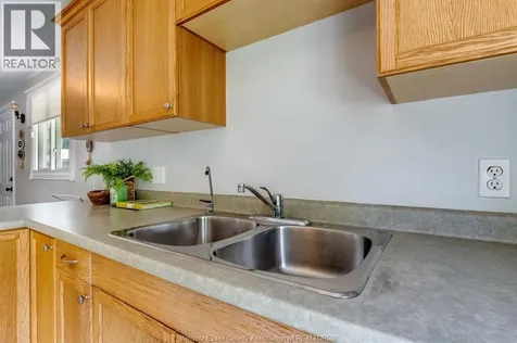 302 Summerset Avenue Kingsville ON N9Y 2B9