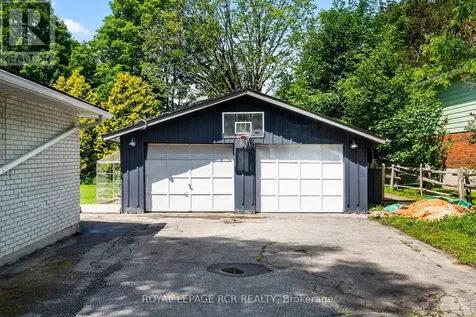 22 Randy Avenue Mono ON L9W 2A3
