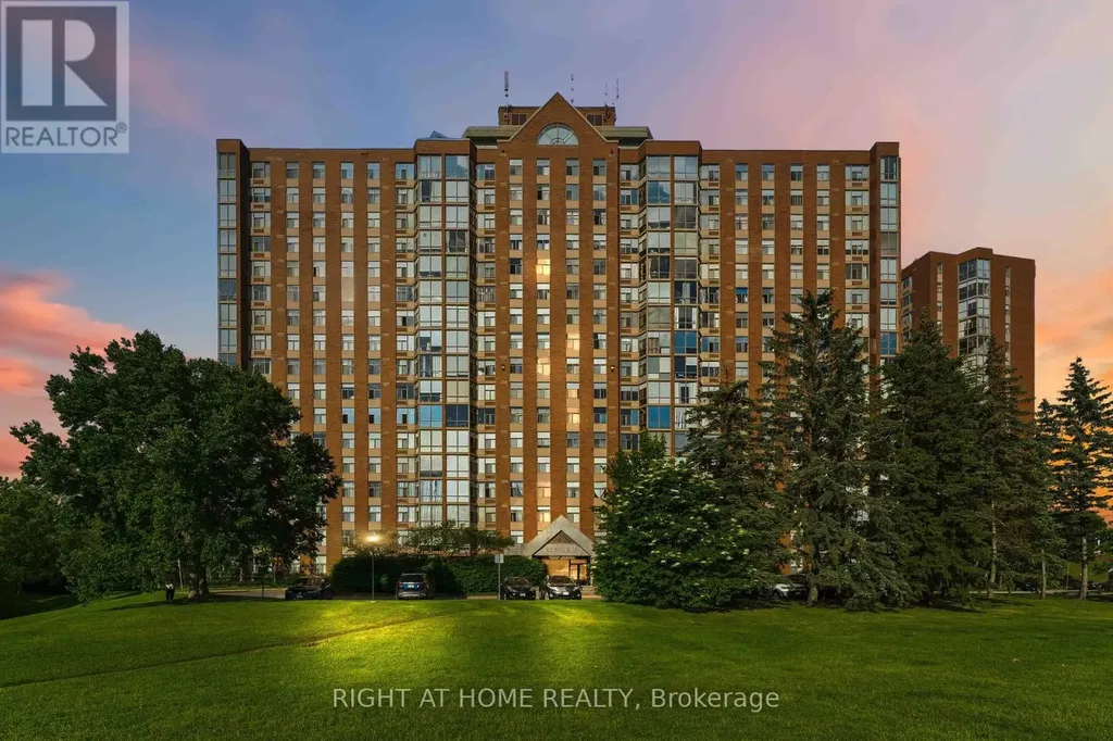 2759 Carousel Crescent Ottawa ON K1T 2N5