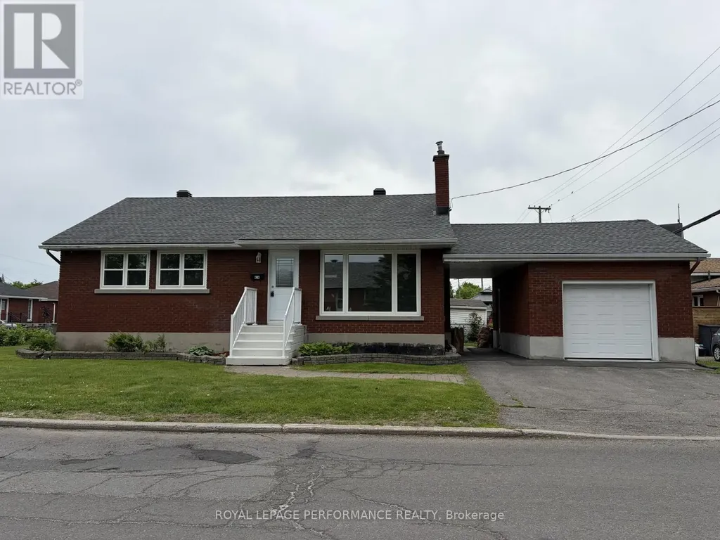624 Clarke Avenue Ottawa ON K1K 0Y7