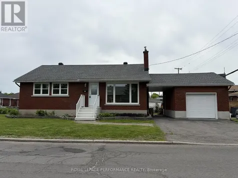 624 Clarke Avenue Ottawa ON K1K 0Y7