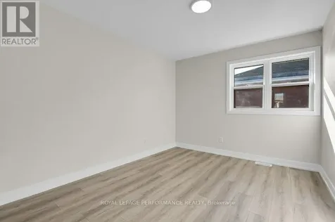 624 Clarke Avenue Ottawa ON K1K 0Y7