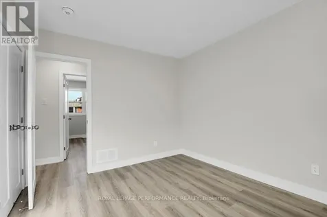 624 Clarke Avenue Ottawa ON K1K 0Y7