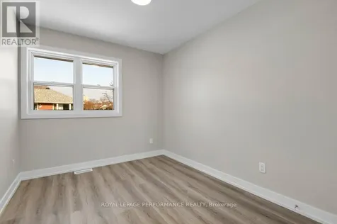 624 Clarke Avenue Ottawa ON K1K 0Y7