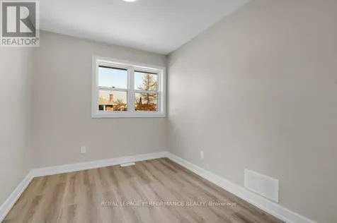 624 Clarke Avenue Ottawa ON K1K 0Y7