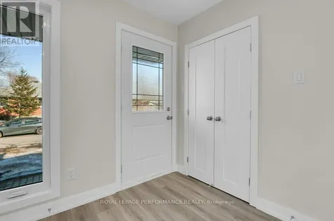 624 Clarke Avenue Ottawa ON K1K 0Y7