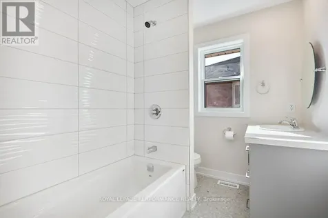 624 Clarke Avenue Ottawa ON K1K 0Y7